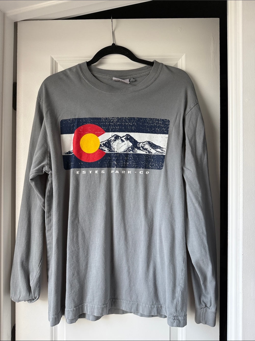 Estes Park Long Sleeve Graphic Tee - Gray